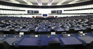 Lee más sobre el artículo El «piquito» en el Parlamento Europeo