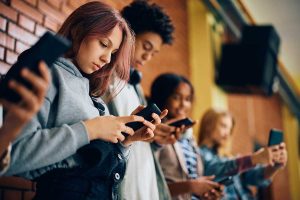 Lee más sobre el artículo «Adolescencia y demencia digital»